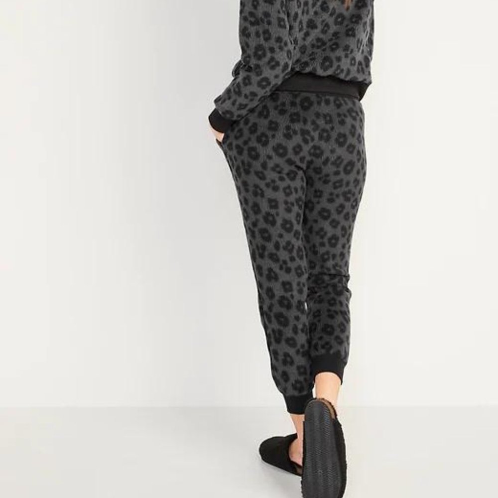 Old Navy Mid-Rise Vintage Sherpa Sweatpants for Women New - Picture 5 of 7